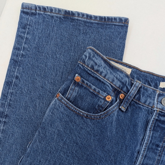 Levi's Ribcage Straight Ankle Jeans - Picture 6 of 16